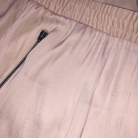 Jennifer Lopez Satin Pants - Picture 4 of 4